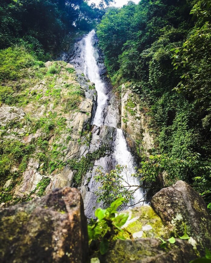 Một dãy núi dài tới 80km qua 3 tỉnh, có 3 đỉnh núi chìm trong mây, nói tên núi nghĩ ngay đến Vĩnh Phúc - Ảnh 4.