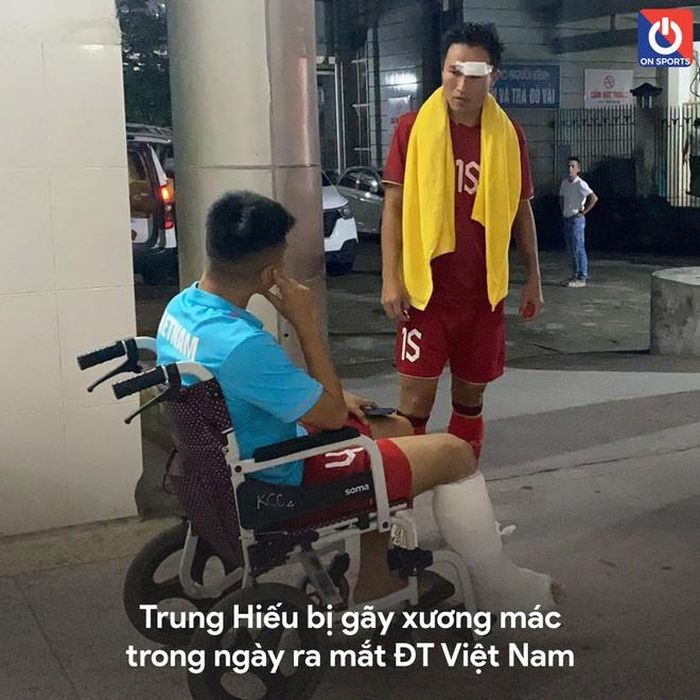 ĐT Việt Nam nhận tin dữ: Triệu Việt Hưng khâu 20 mũi, Phạm Trung Hiếu gãy xương mác - Ảnh 2.
