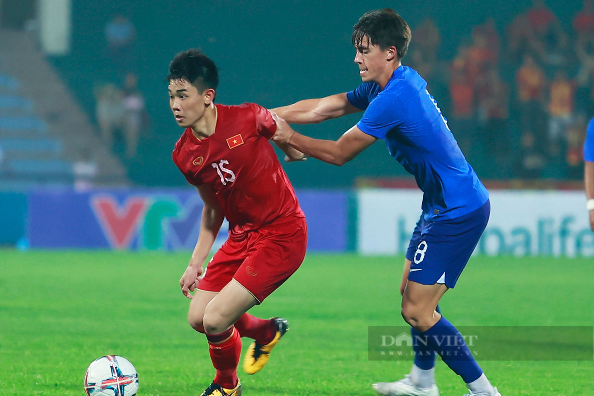 Cầm hòa U23 Việt Nam, U23 Singapore nhận “mưa lời khen” - Ảnh 1.