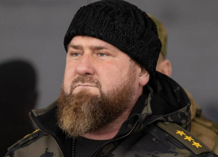 Rộ tin thủ lĩnh Chechnya Kadyrov gặp vấn đề sức khoẻ vì bị đầu độc, danh tính người ra tay rất bất ngờ - Ảnh 1.