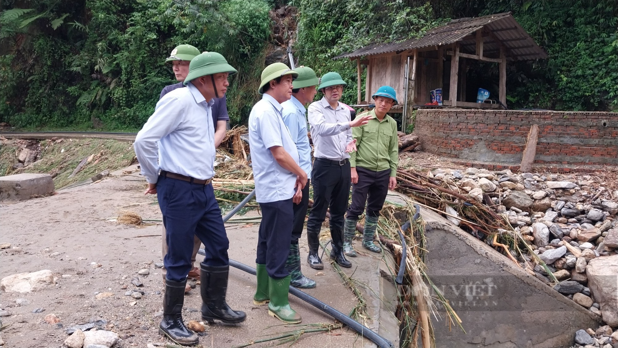 Chủ tịch tỉnh Lào Cai kiểm tra, chỉ đạo khắc phục hậu quả mưa lũ tại xã Liên Minh - Ảnh 2.