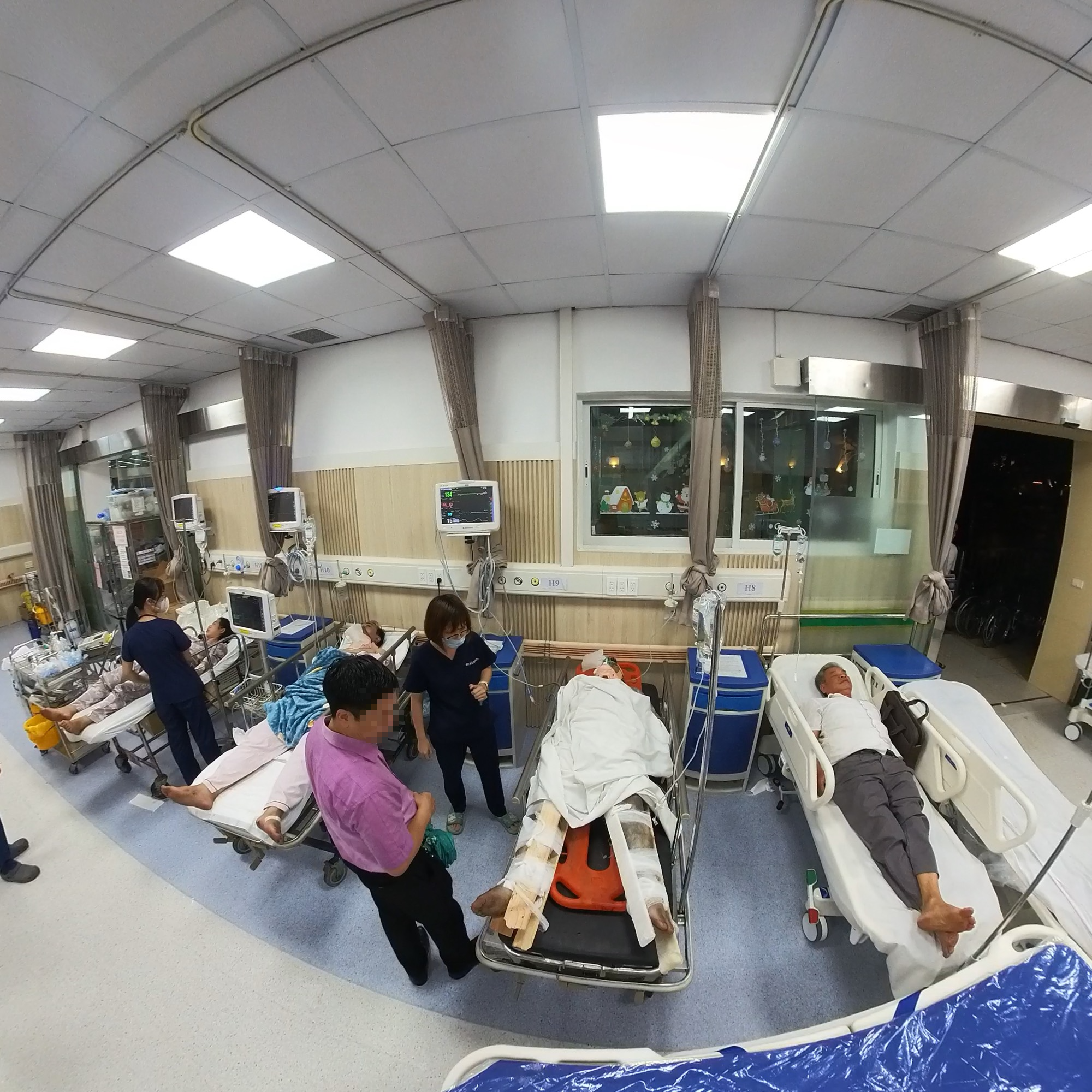 Vụ cháy chung cư mini ở Hà Nội: Tình hình 19 nạn nhân vào Bệnh viện Bạch Mai - Ảnh 2.