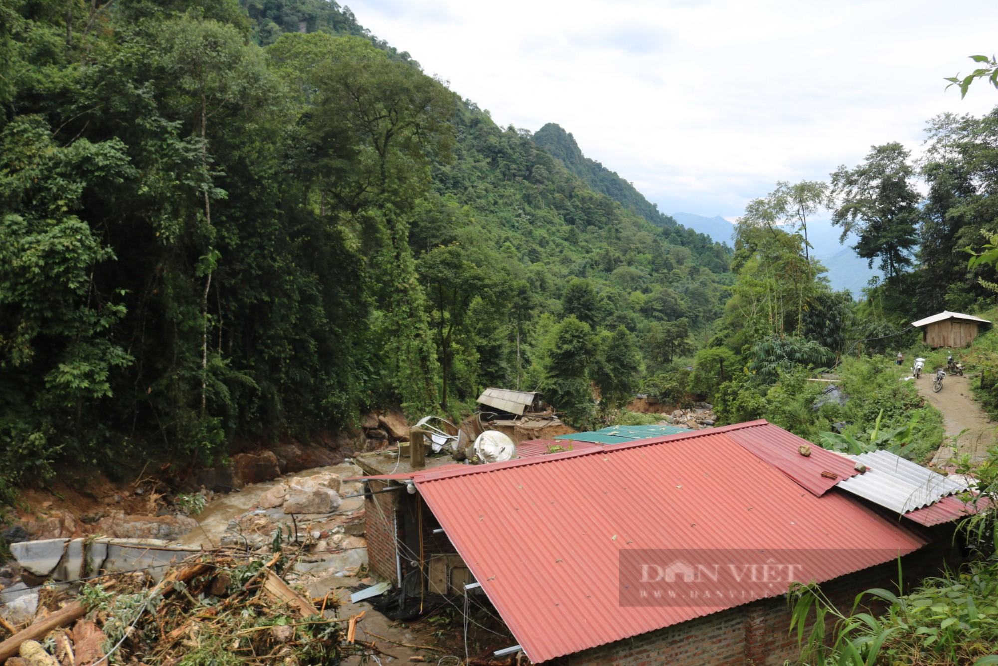 Phó thủ tướng Chính phủ kiểm tra công tác chỉ đạo khắc phục hậu quả mưa lũ tại Sa Pa (Lào Cai) - Ảnh 1.