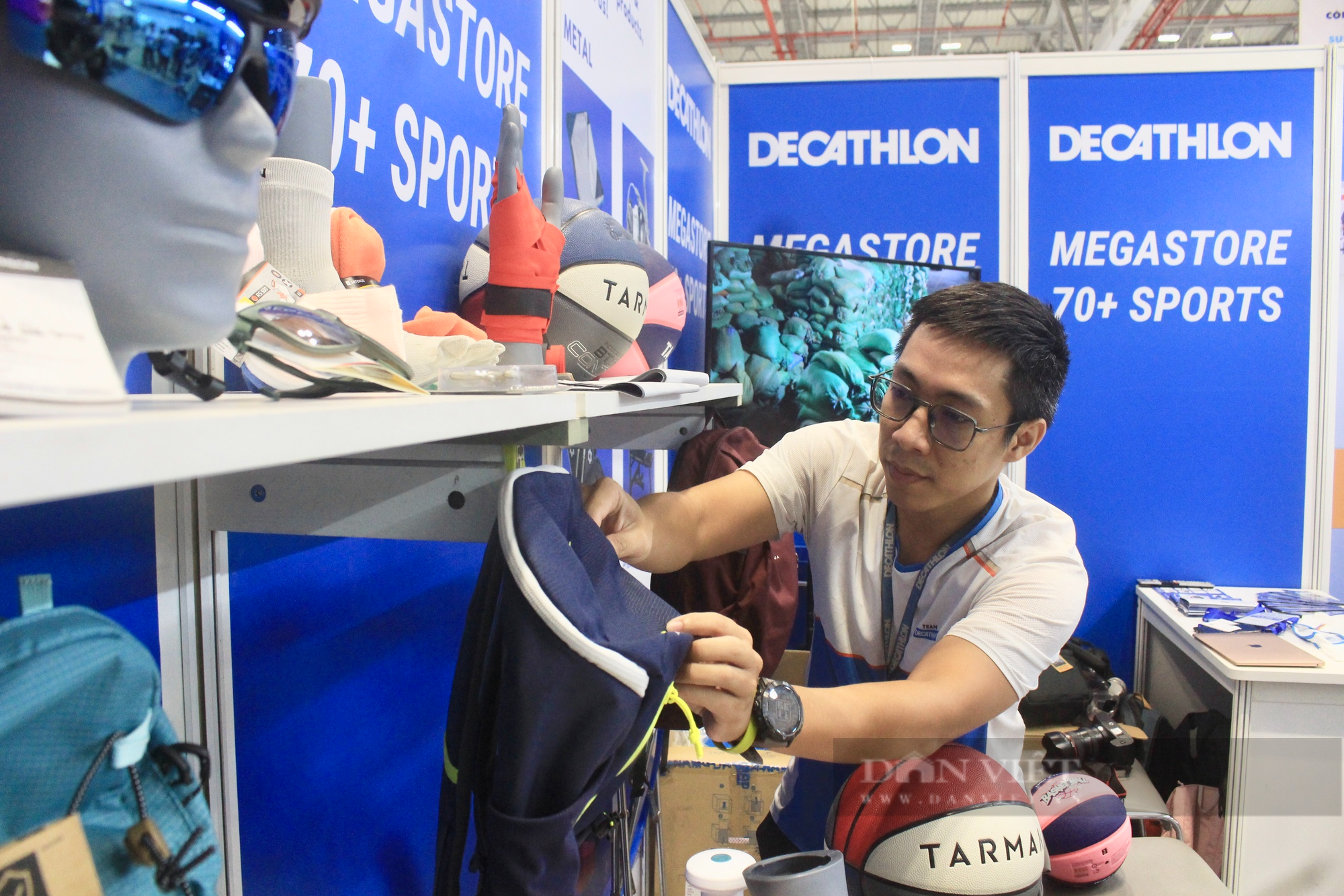 Walmart, Aeon, Central Retail, Dacethlon xem Việt Nam là nơi cung ứng hàng hóa quan trọng - Ảnh 4.