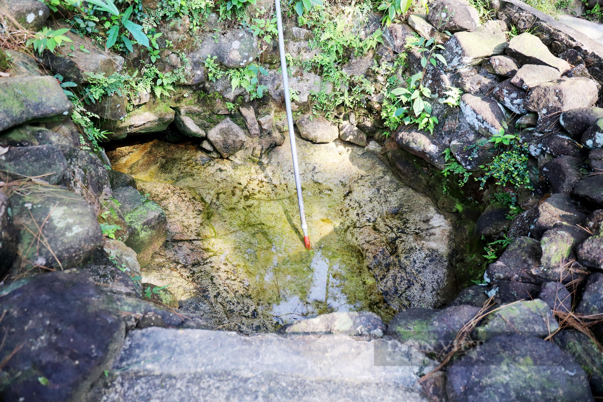Hà Tĩnh: Huyền bí ngôi chùa nhà Trần được tiên nữ xuống dạo chơi, rửa chân in dấu tích - Ảnh 7.