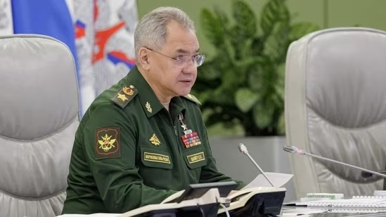 Đại tướng Shoigu phải thừa nhận điều này trong ngày Hải quân Nga bị Ukraine tấn công tồi tệ nhất - Ảnh 1.