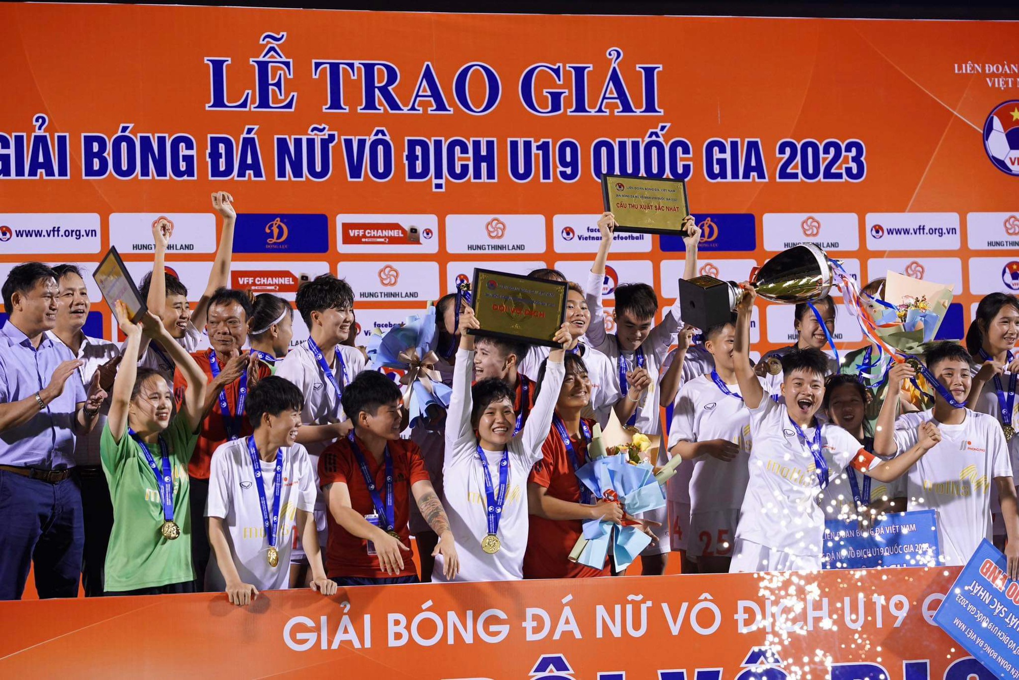 CLB Hà Nam vô địch giải bóng đá U19 nữ quốc gia 2023 - Ảnh 3.