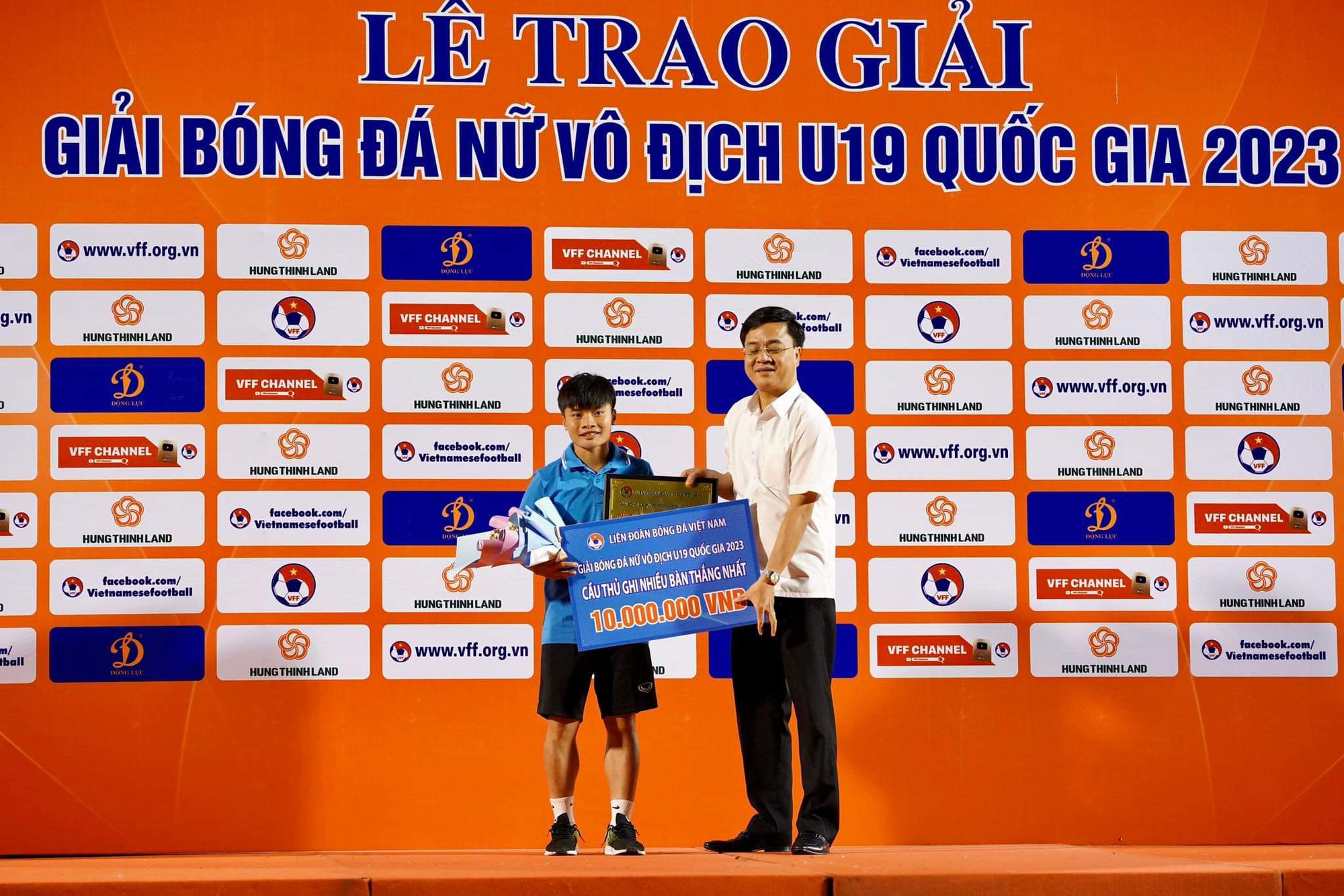 CLB Hà Nam vô địch giải bóng đá U19 nữ quốc gia 2023 - Ảnh 4.