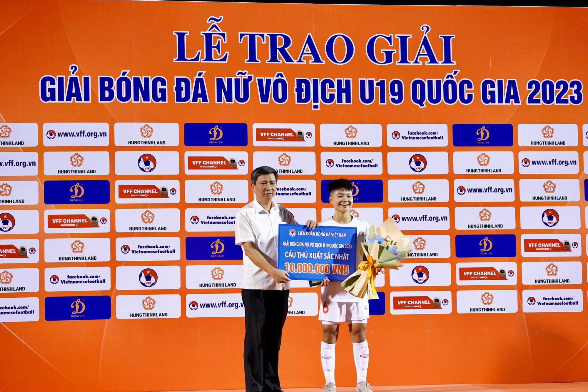 CLB Hà Nam vô địch giải bóng đá U19 nữ quốc gia 2023 - Ảnh 6.