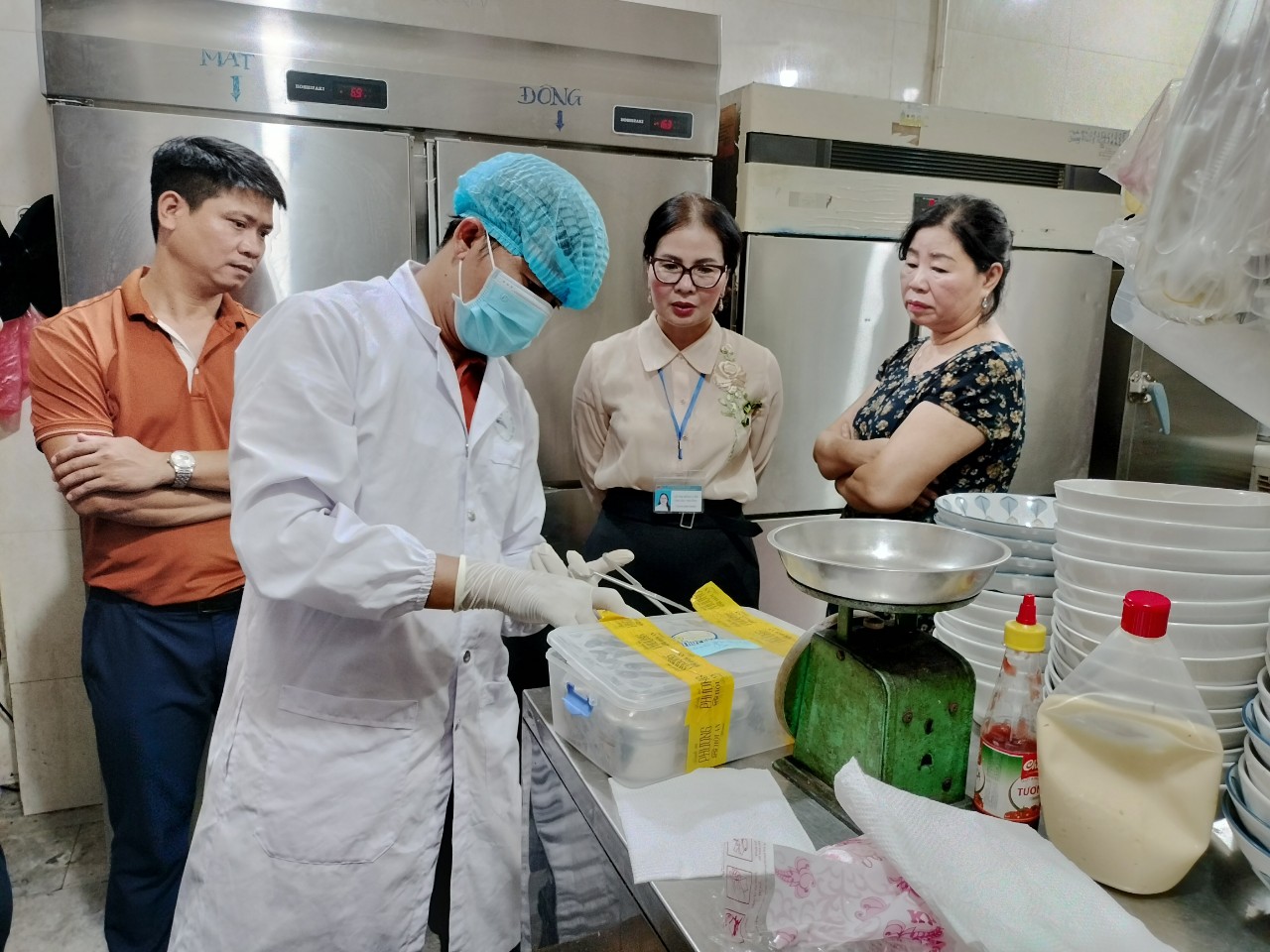 Sở Y tế Quảng Nam thông tin mới nhất về 141 trường hợp ngộ độc bánh mỳ Phượng  - Ảnh 1.