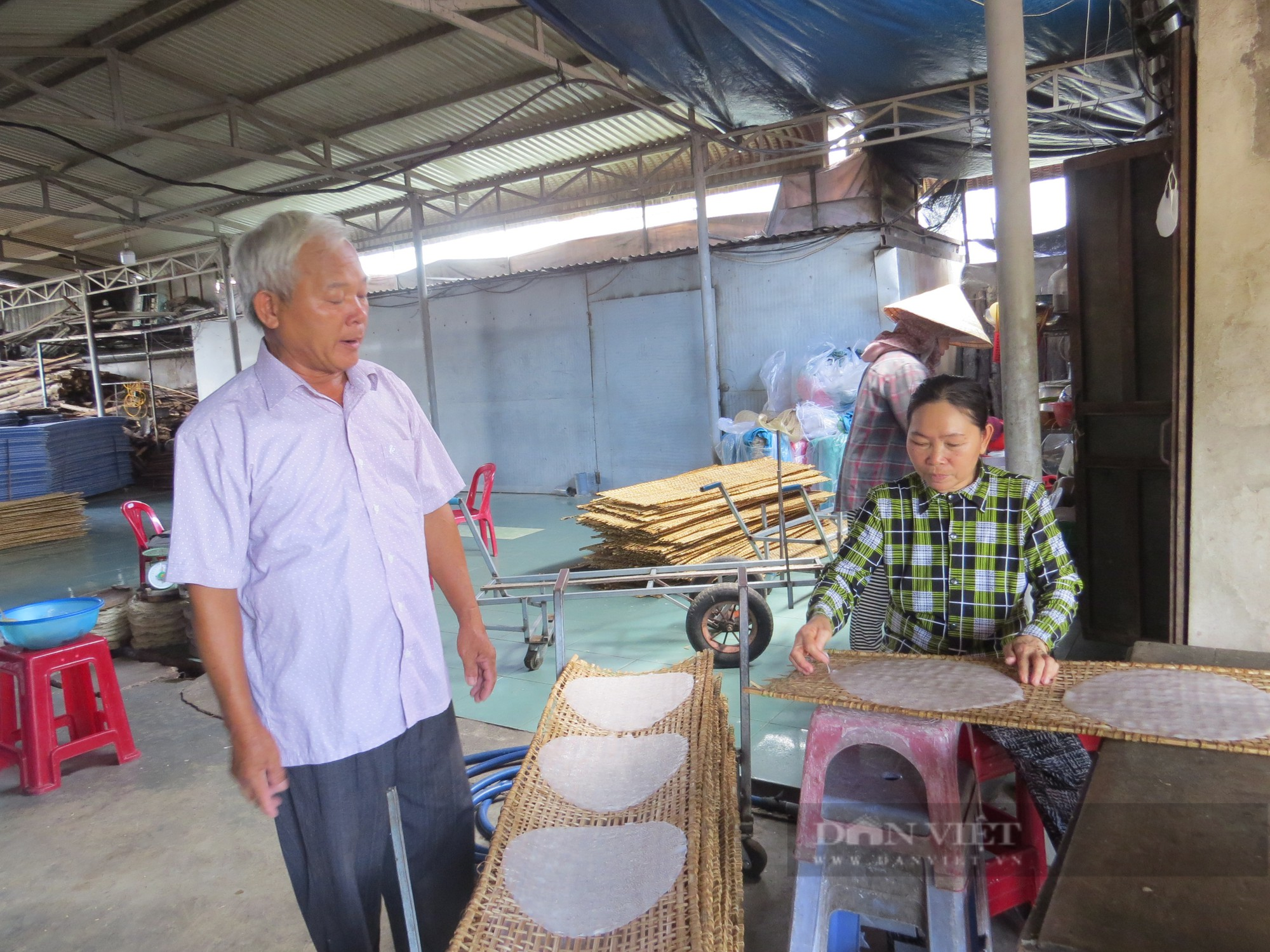 Ông chủ lò bánh tráng Hai Thơm Phú Yên trở thành Nông dân Việt Nam xuất sắc 2023 - Ảnh 4.