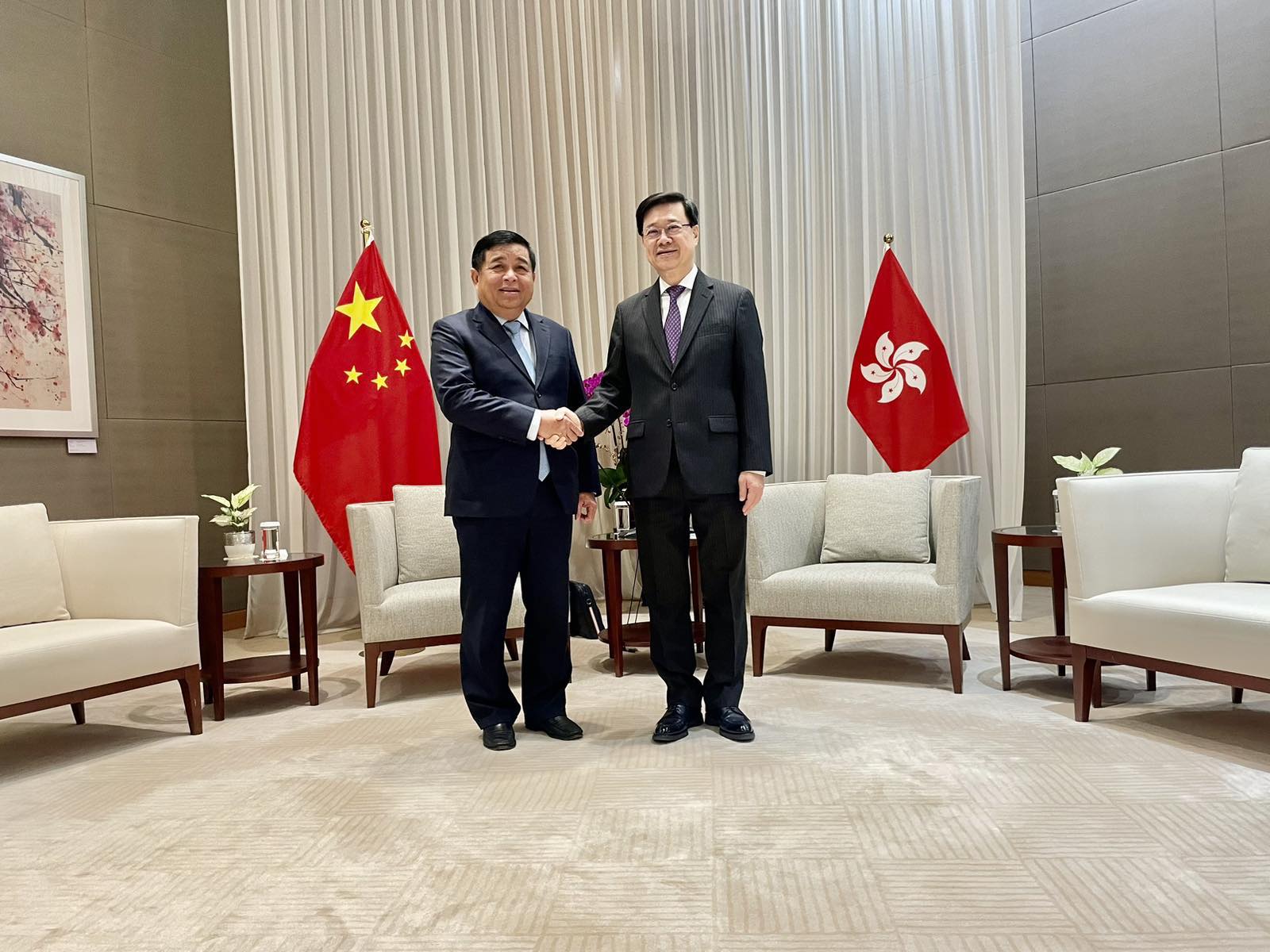 Bộ trưởng Bộ KH&ĐT: Việt Nam là cầu nối Trung Quốc với Đông Nam Á - Ảnh 1.
