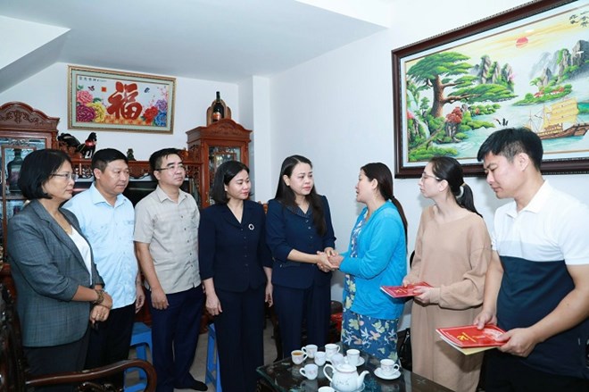 Hà Nội hỗ trợ 825 triệu đồng cho các nạn nhân vụ cháy chung cư mini tại Thanh Xuân - Ảnh 2.
