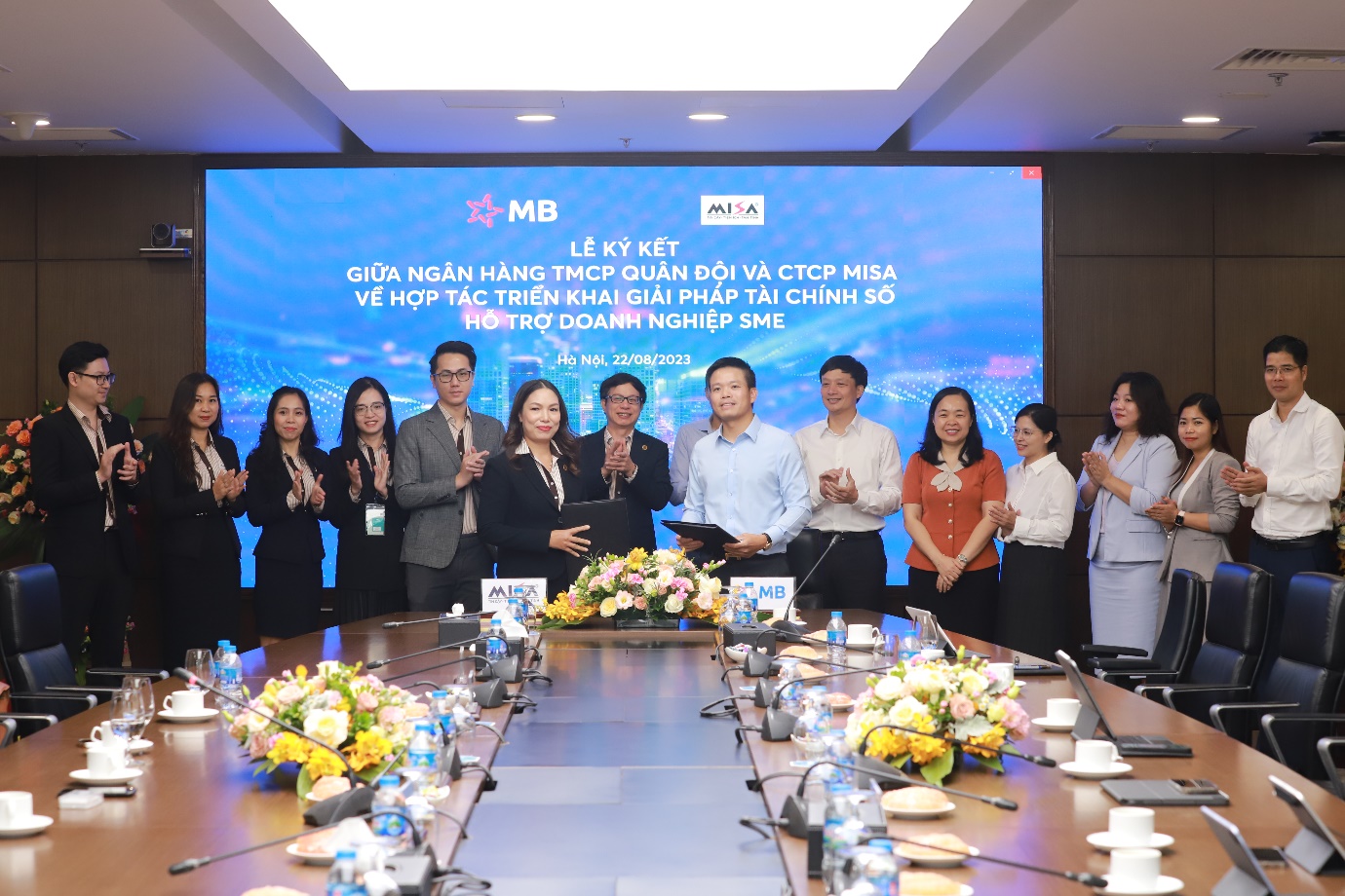 MISA và MB ký kết hợp tác triển khai giải pháp tài chính số cho SMEs - Ảnh 1.