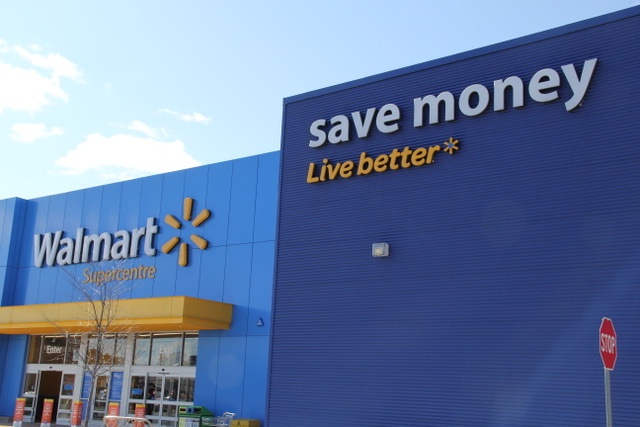 Walmart đã dùng chiến lược nào để trở thành nhà bán lẻ lớn nhất thế giới? - Ảnh 3.