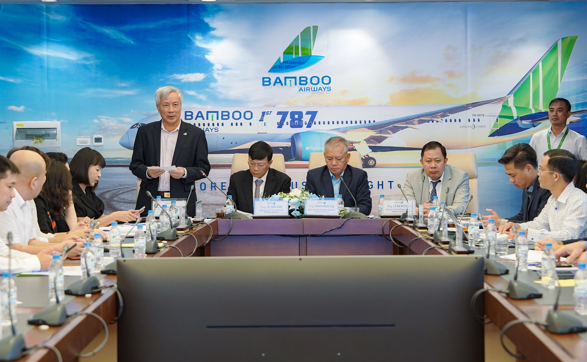 Bamboo Airways miễn nhiệm vào bổ nhiệm nhân sự cấp cao, cơ cấu tổ chức thay đổi ra sao? - Ảnh 1.