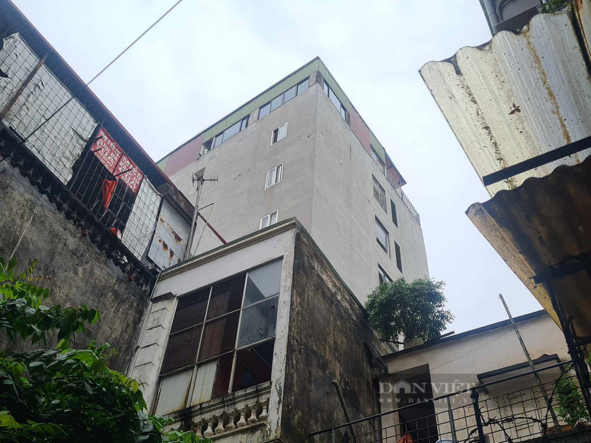 Chung cư mini của Nghiêm Quang Minh tại phường Trung Liệt (quận Đống Đa) xây vượt tầng, từng bị xử phạt 15 triệu đồng - Ảnh 2.