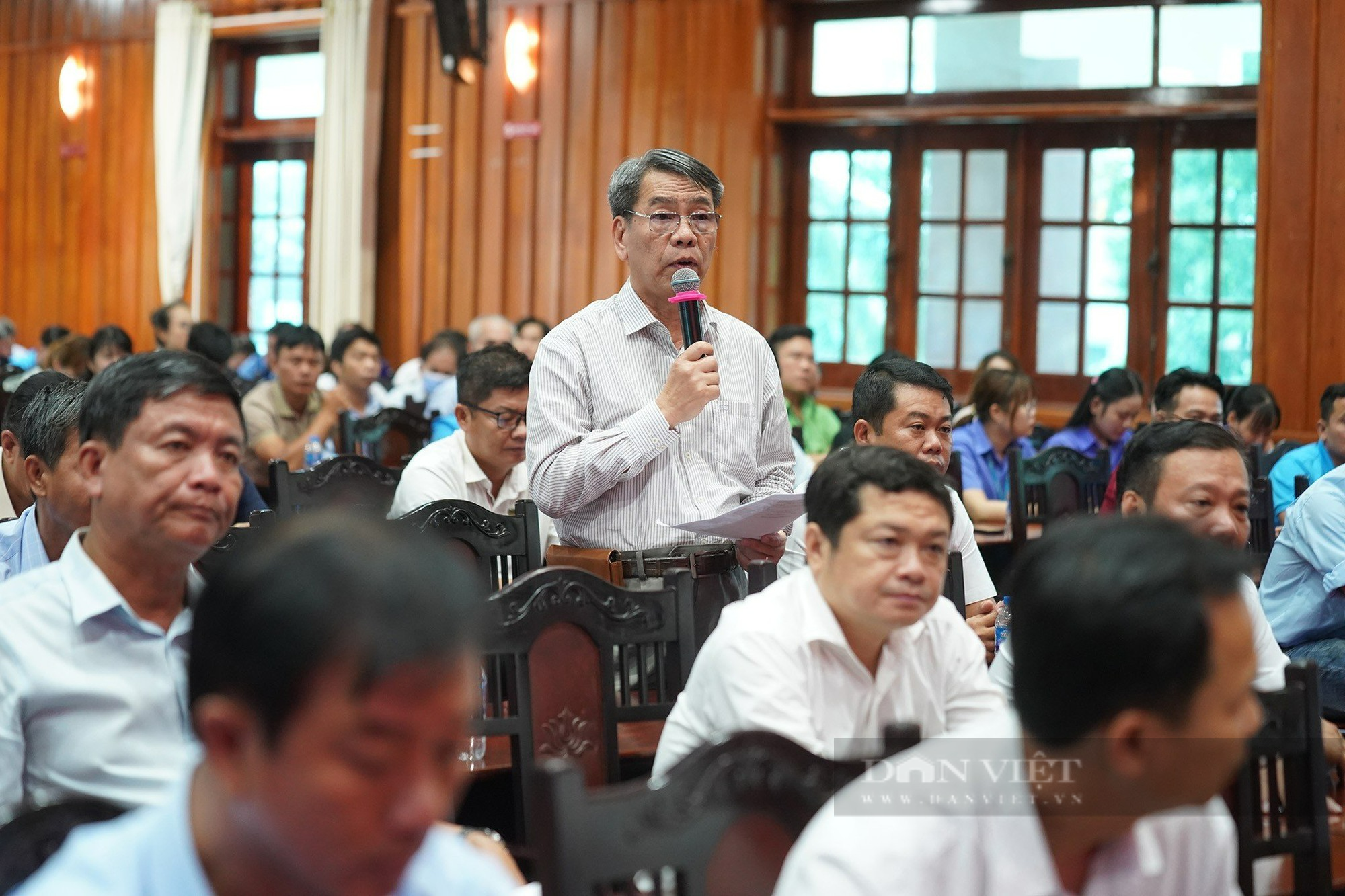 Hơn 300 công nhân đối thoại cùng Phó chủ tịch UBND tỉnh Long An - Ảnh 2.