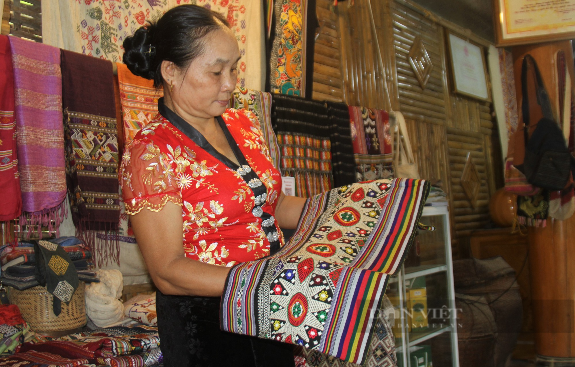 Bản người Thái làm Homestay, khôi phục nghề dệt truyền thống hút khách về thăm, thu tiền tỷ - Ảnh 4.