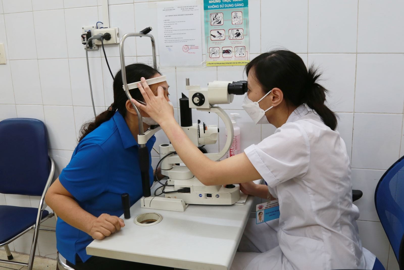 Dịch đau mắt đỏ lan rộng, Bộ Y tế khuyến cáo 5 biện pháp phòng chống - Ảnh 2.