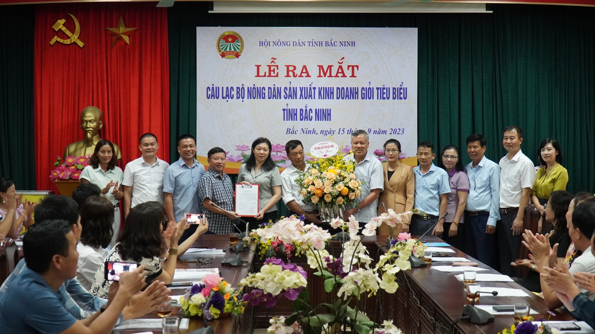 Hội Nông dân tỉnh Bắc Ninh ra mắt Câu lạc bộ nông dân sản xuất kinh doanh giỏi tiêu biểu  - Ảnh 1.
