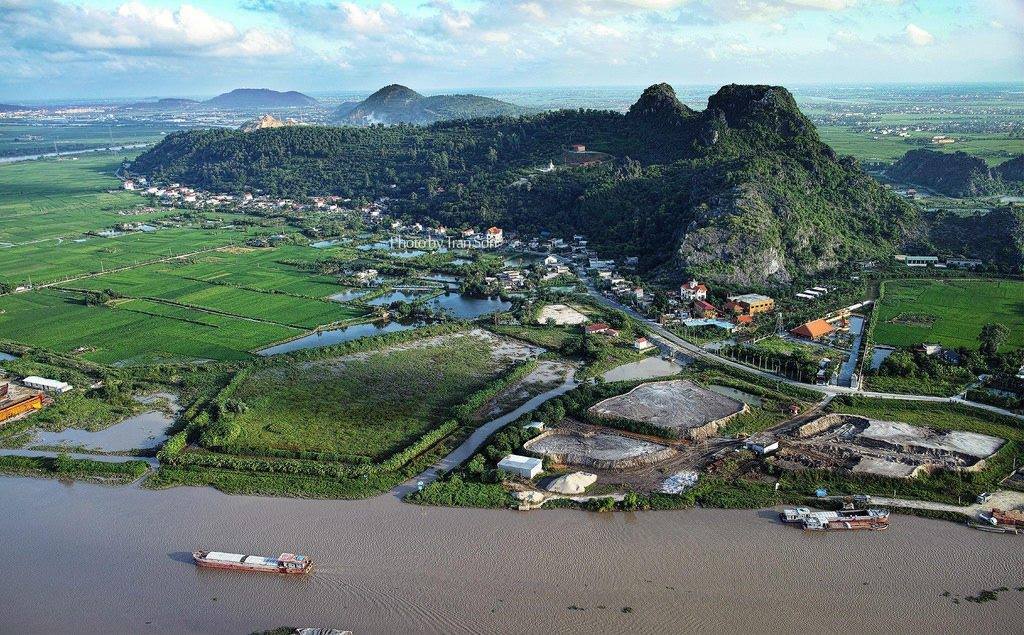 Một ngọn núi cao nhất Hải Phòng ẩn chứa vô số hang động, măng đá hình thù kỳ lạ như rồng chầu, hổ phục - Ảnh 2.