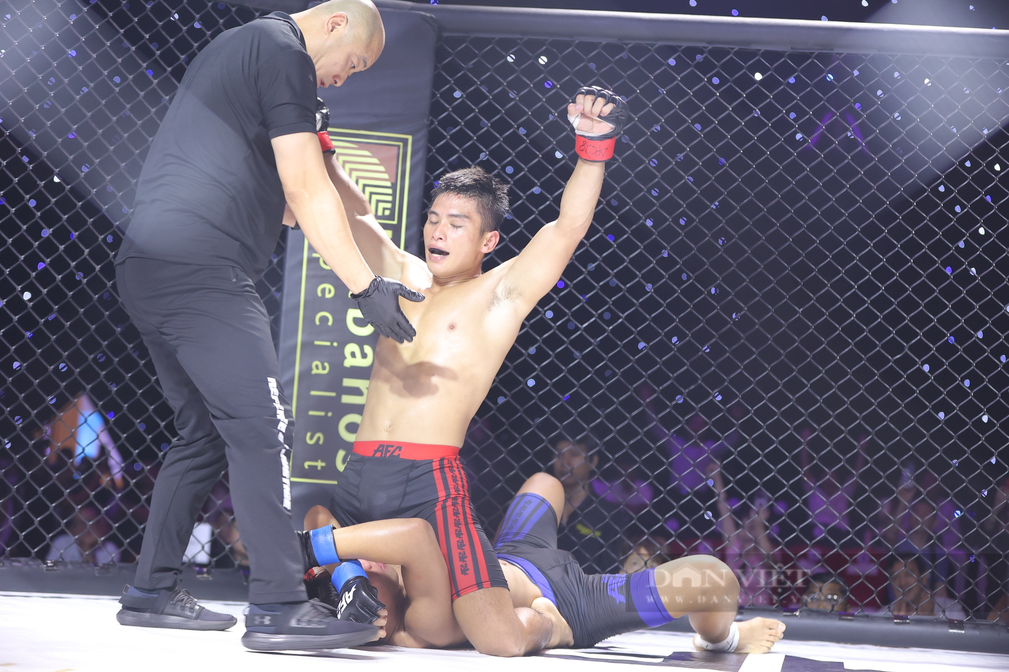 Học trò “độc cô cầu bại” Nguyễn Trần Duy Nhất đánh bại võ sĩ Trung Quốc tại AFC 28 - Ảnh 5.