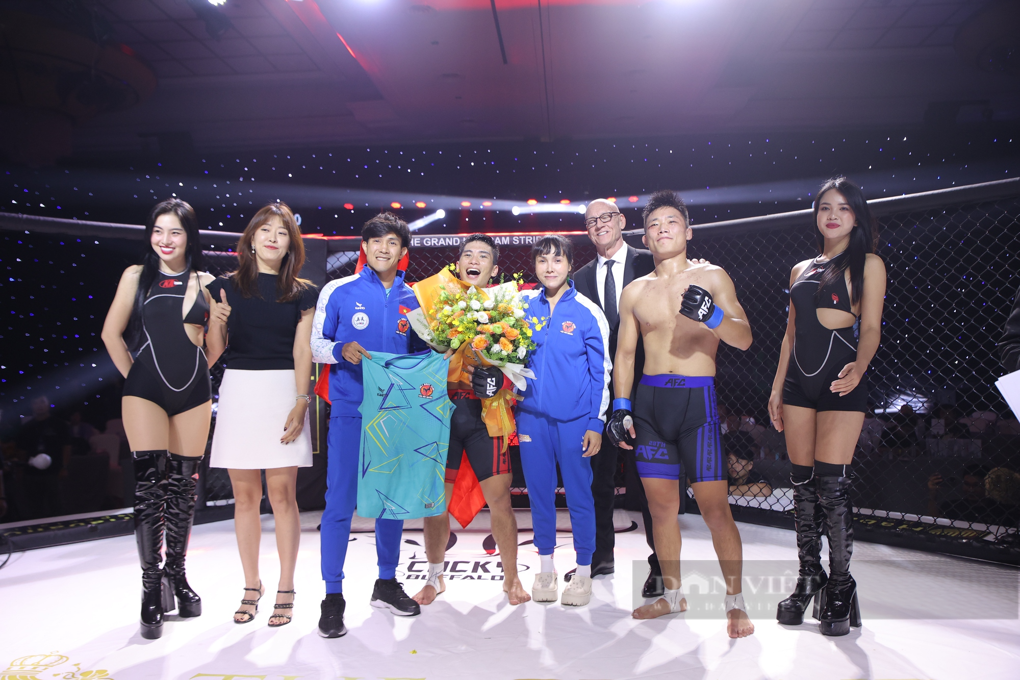 Học trò “độc cô cầu bại” Nguyễn Trần Duy Nhất đánh bại võ sĩ Trung Quốc tại AFC 28 - Ảnh 6.