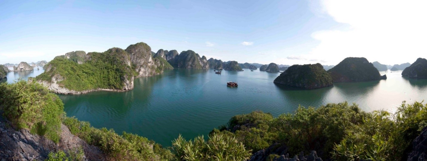Vịnh Hạ Long - Quần đảo Cát Bà được UNESCO công nhận là Di sản Thiên nhiên Thế giới nhờ các yếu tố nào? - Ảnh 1.