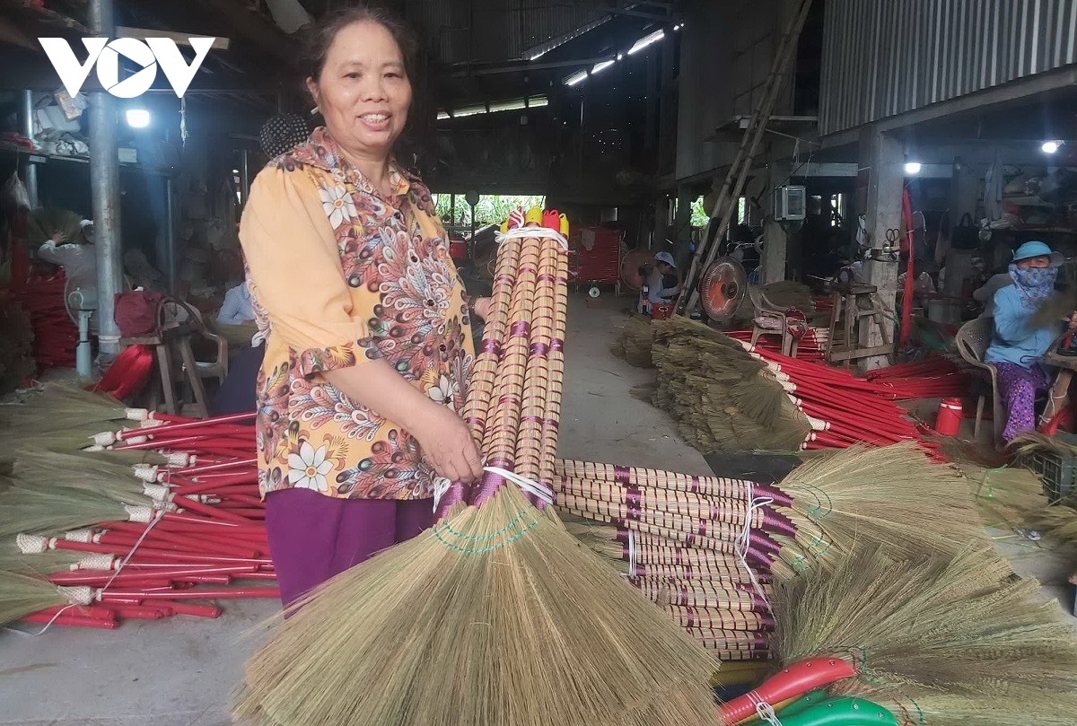 Cả làng đổi thay nhờ làm thứ mà nhà ai cũng phải có, dùng xong đem để góc nhà - Ảnh 3.