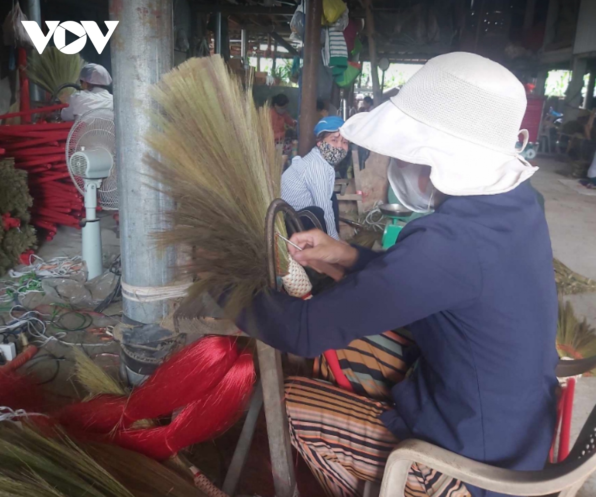 Cả làng đổi thay nhờ làm thứ mà nhà ai cũng phải có, dùng xong đem để góc nhà - Ảnh 2. Cả làng đổi thay nhờ làm thứ mà nhà ai cũng phải có, dùng xong đem để góc nhà - Ảnh 2.