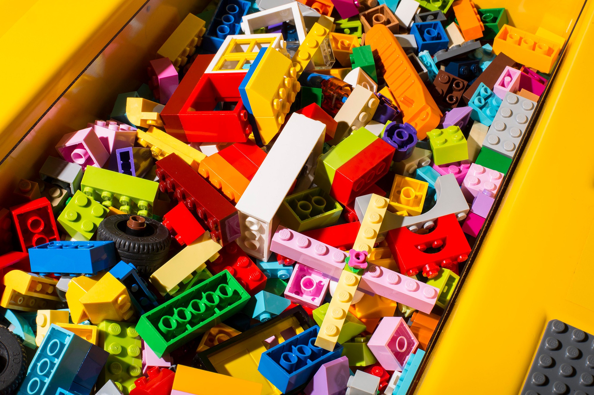 Lego: Từ bờ vực phá sản sang thành công rực rỡ nhờ chuyển đổi số - Ảnh 2.