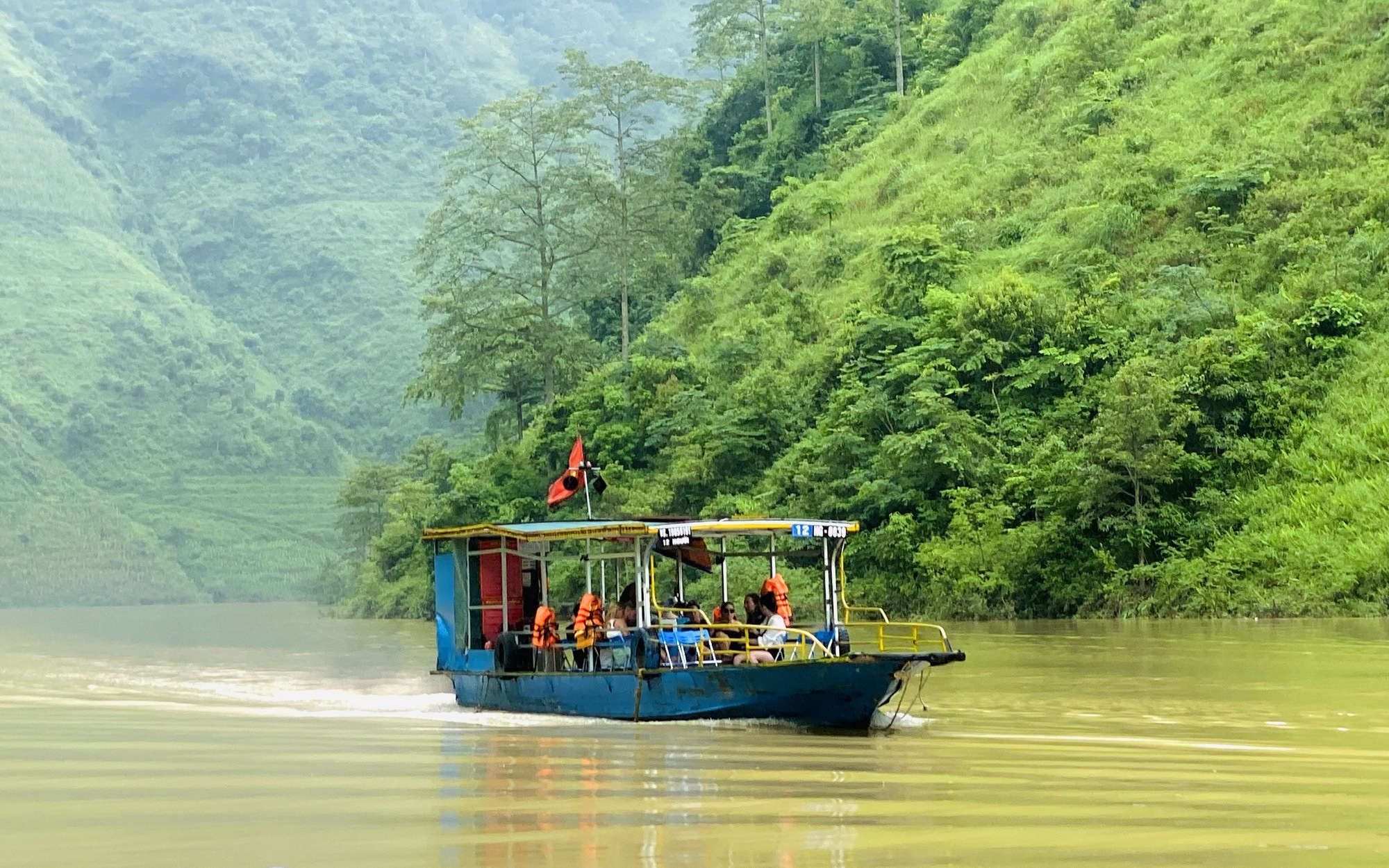 Tạm ngừng vận chuyển khách trên sông Nho Quế (Hà Giang)