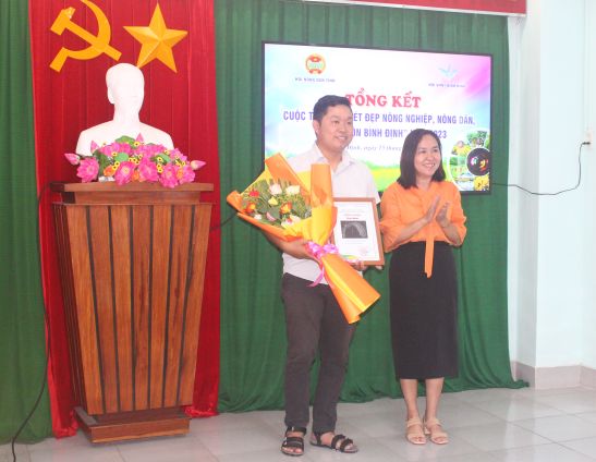 Hội Nông dân Bình Định trao giải Cuộc thi ảnh nét đẹp nông nghiệp, nông dân, nông thôn - Ảnh 1.