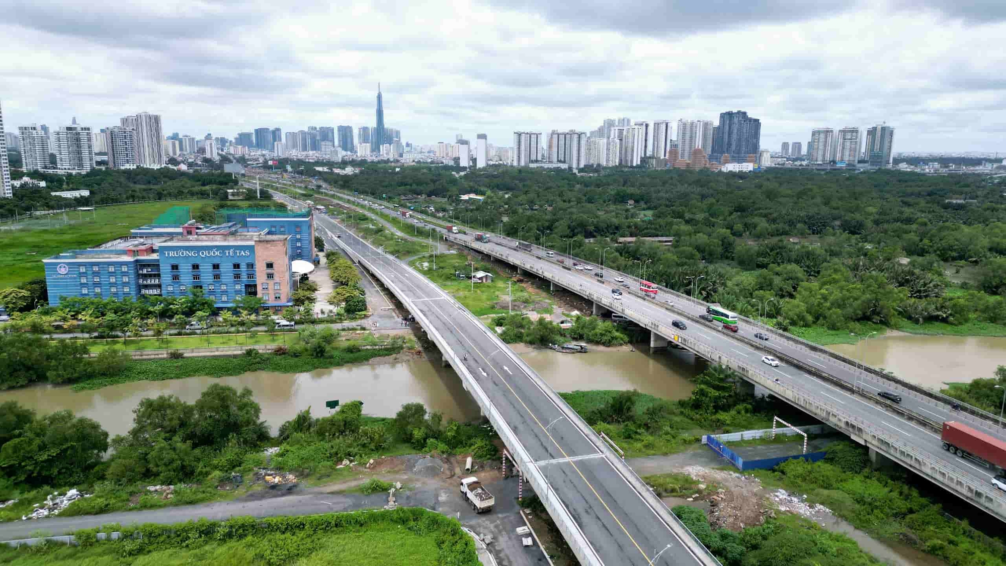 Chính thức thông xe đường song hành cao tốc TP.HCM – Long Thành – Dầu Giây  - Ảnh 2.