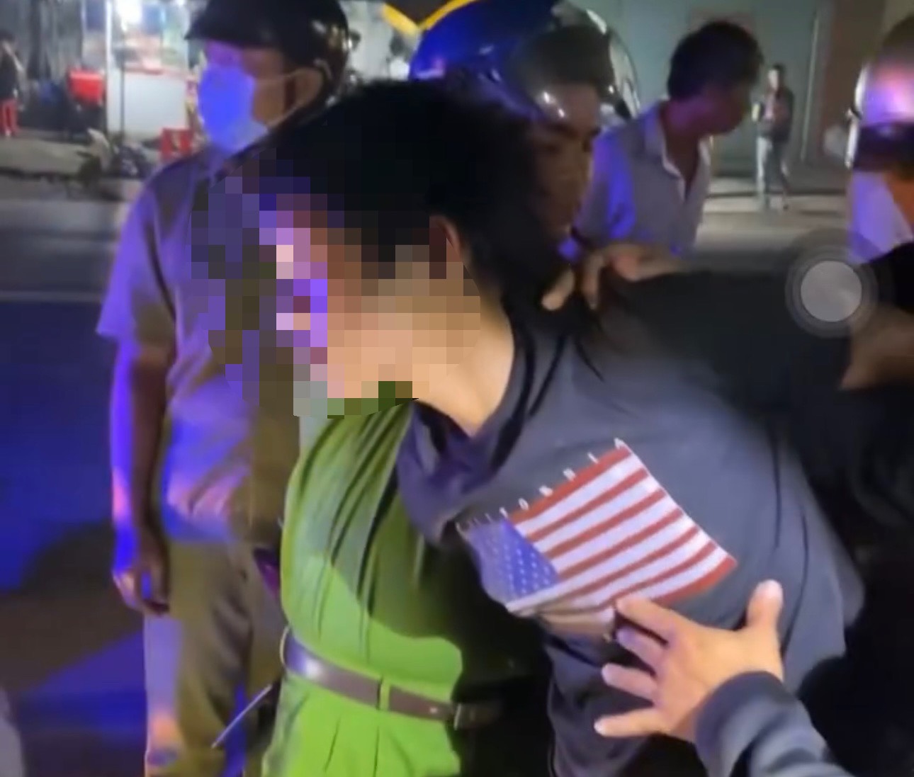 &quot;Siêu trộm nhí&quot; 14 tuổi tiếp tục trộm ôtô rồi lái xe chạy 30km thì bị chặn bắt ở Bình Thuận - Ảnh 1.