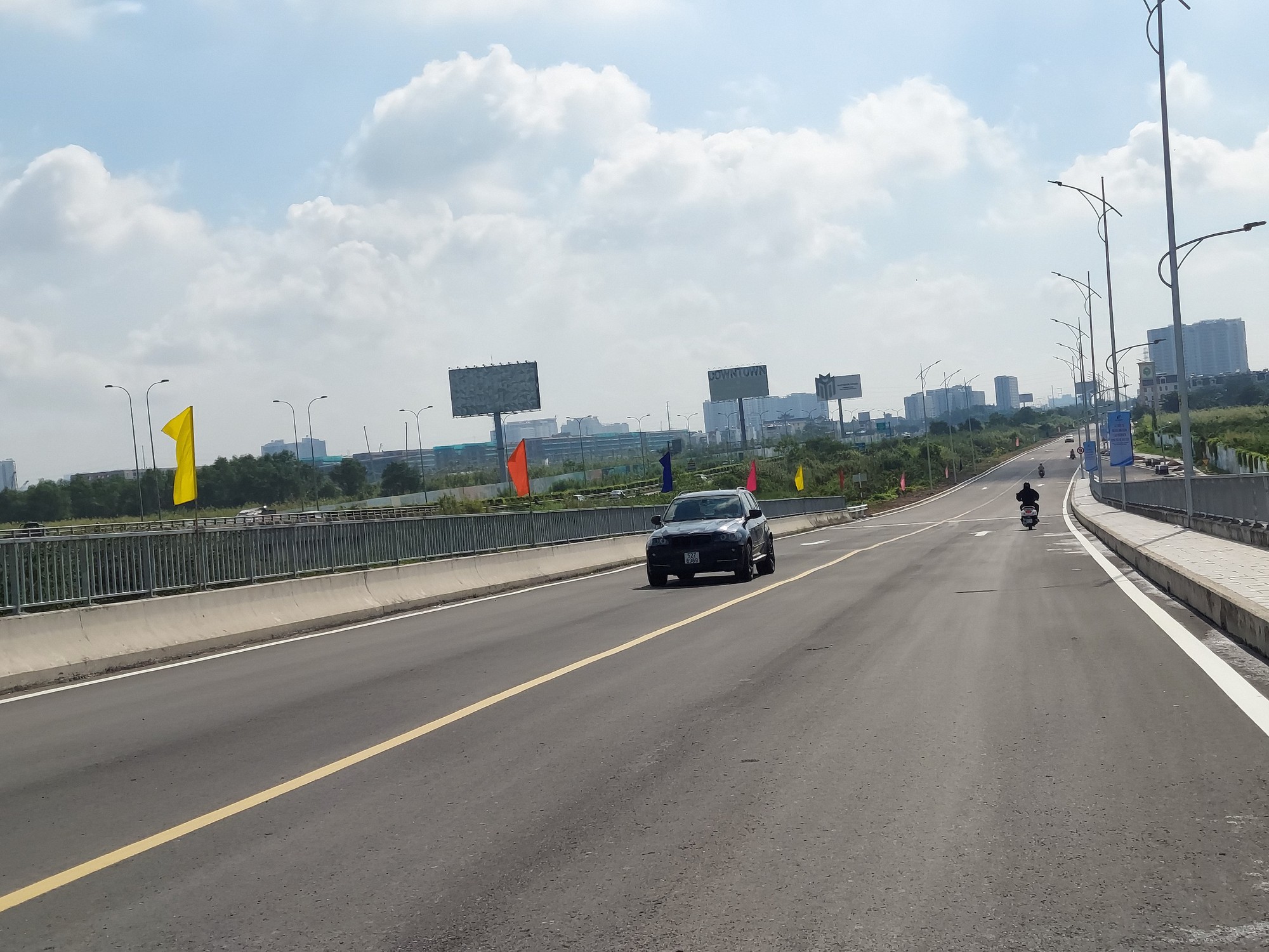 Chính thức thông xe đường song hành cao tốc TP.HCM – Long Thành – Dầu Giây  - Ảnh 1.