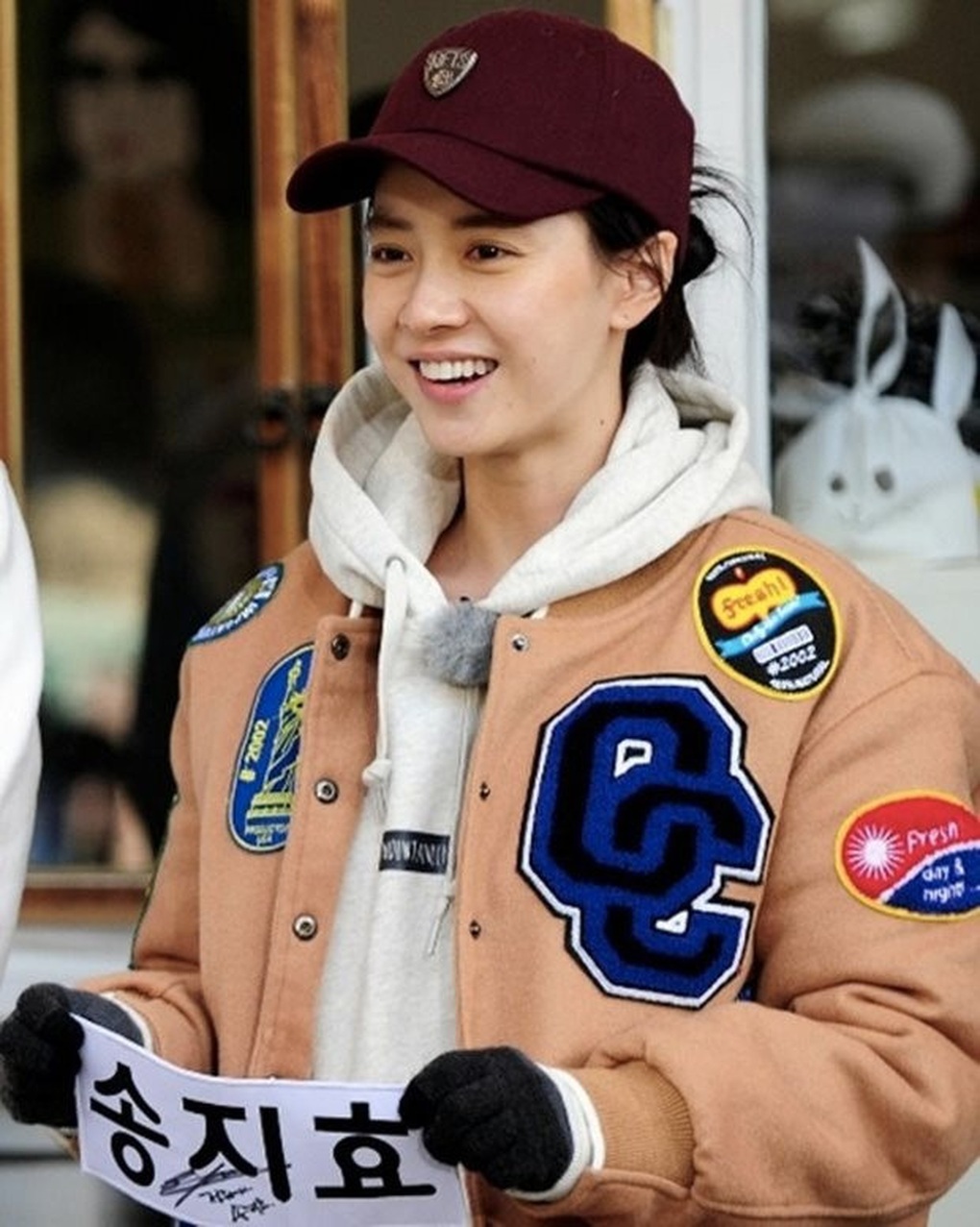 Mỹ nhân &quot;Running Man&quot; Song Ji Hyo bị nợ lương hơn nửa triệu USD - Ảnh 3.