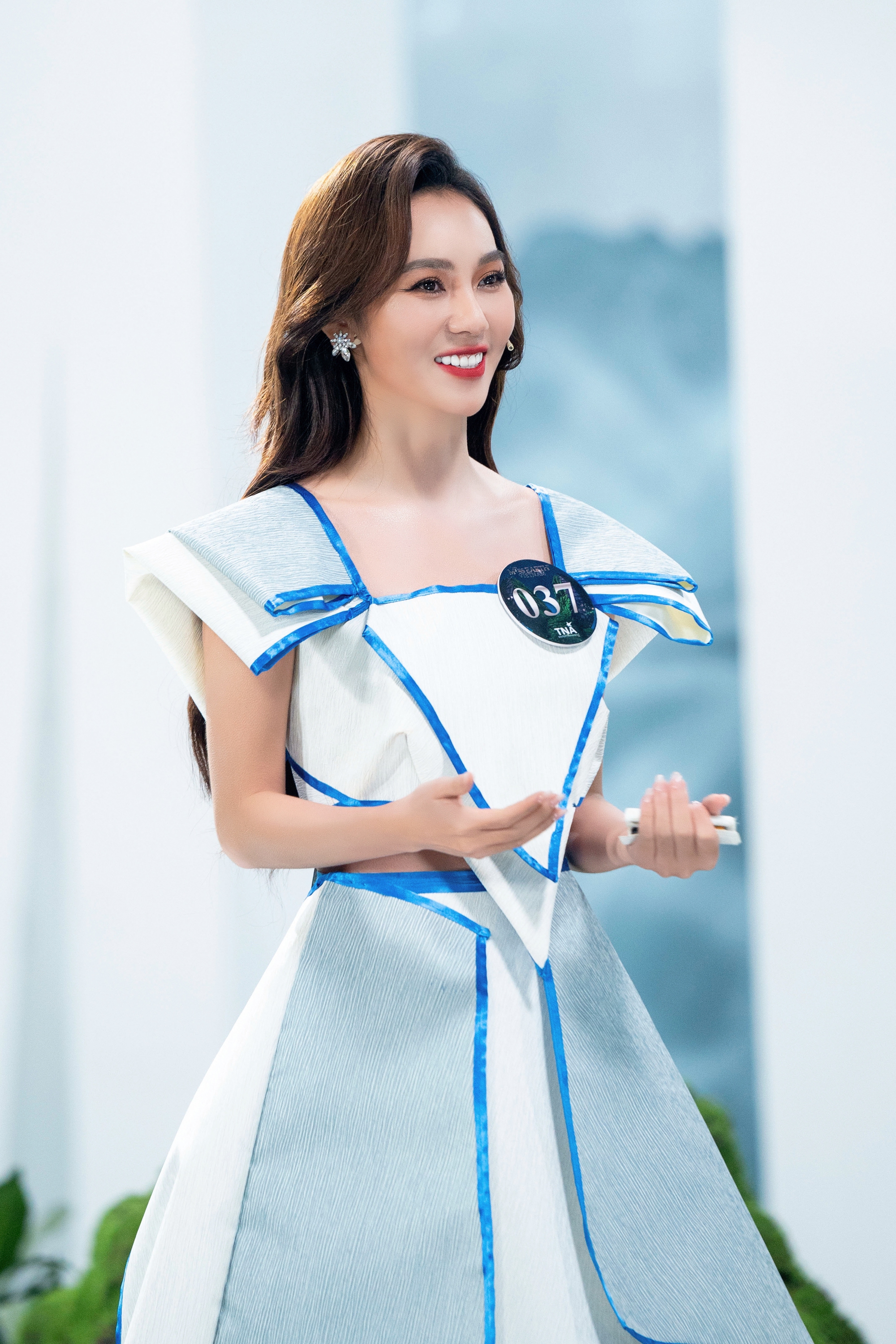 12 mỹ nhân nổi bật nhất khi trình diễn trang phục tái chế trước chung kết Miss Earth Vietnam 2023 - Ảnh 8.