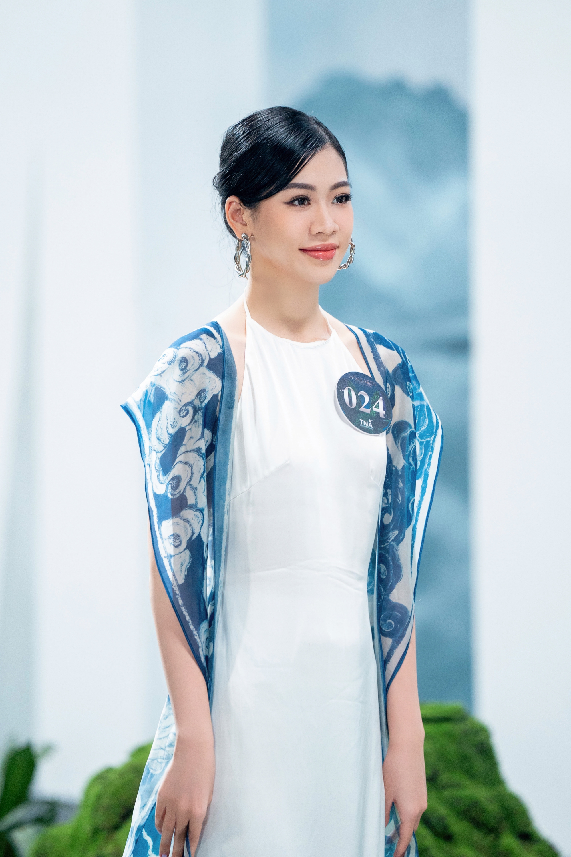 12 mỹ nhân nổi bật nhất khi trình diễn trang phục tái chế trước chung kết Miss Earth Vietnam 2023 - Ảnh 6.