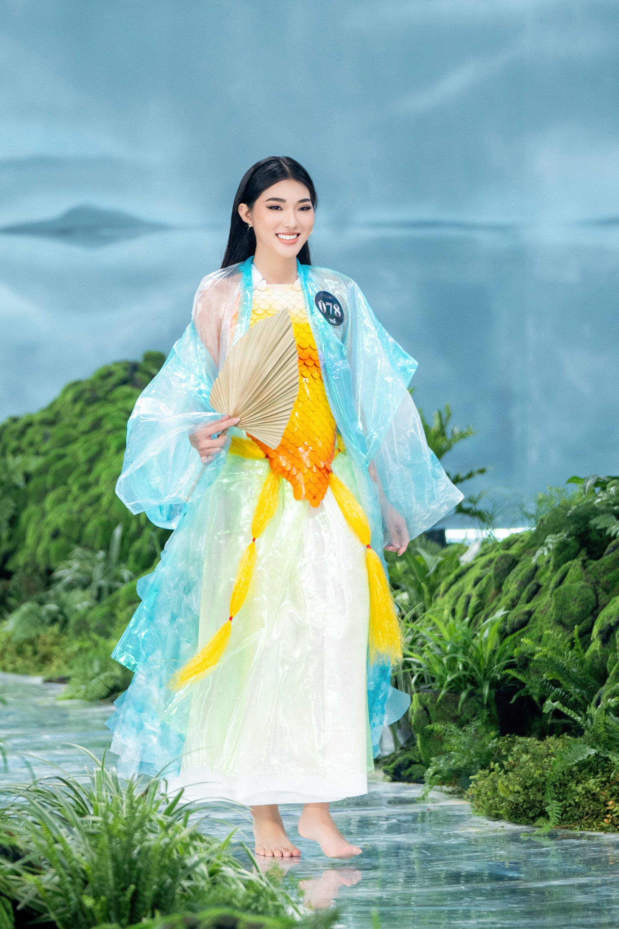 12 mỹ nhân nổi bật nhất khi trình diễn trang phục tái chế trước chung kết Miss Earth Vietnam 2023 - Ảnh 10.