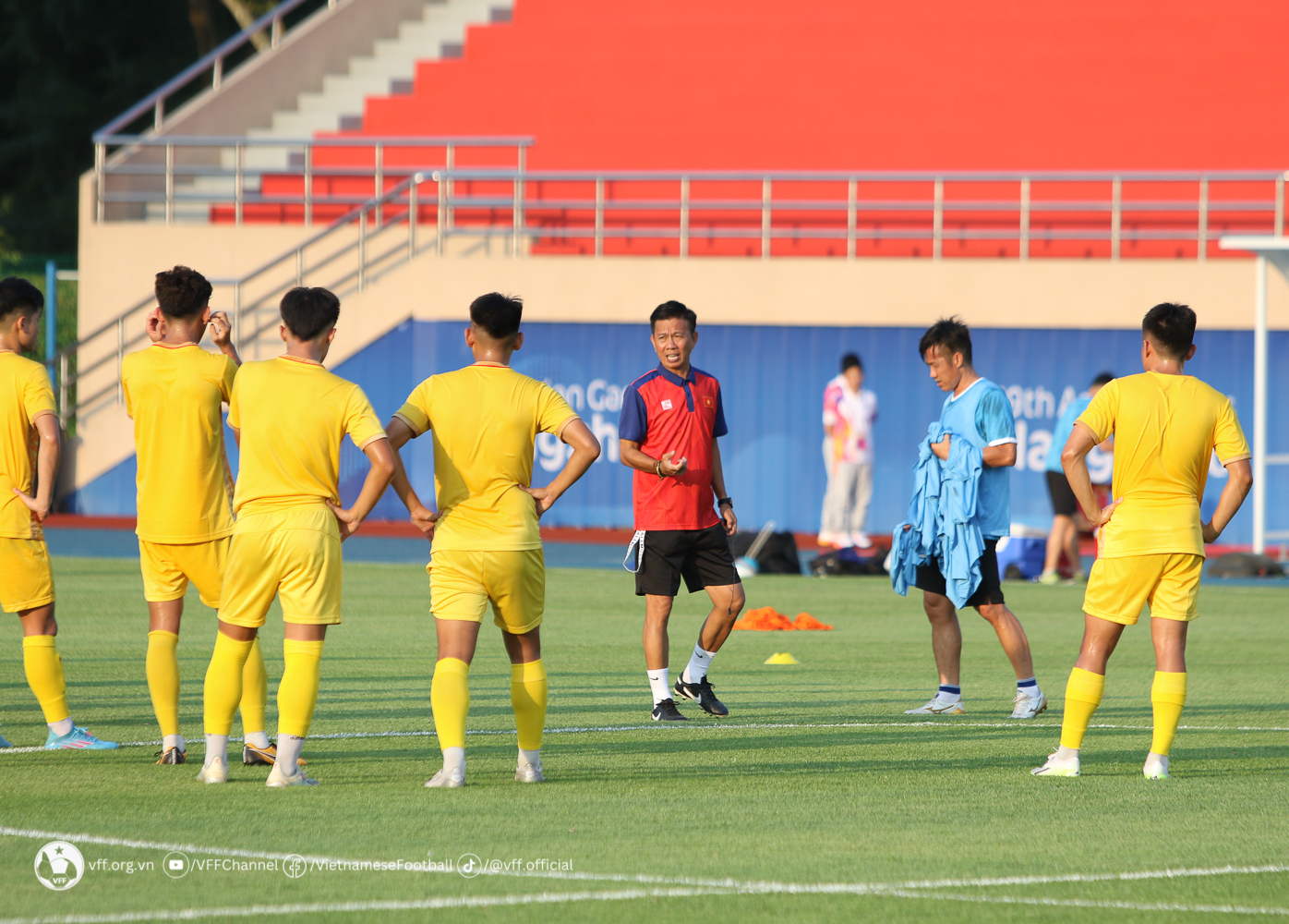 HLV Hoàng Anh Tuấn: &quot;ĐT Olympic Việt Nam được tiếp đón chu đáo tại Trung Quốc&quot; - Ảnh 5.