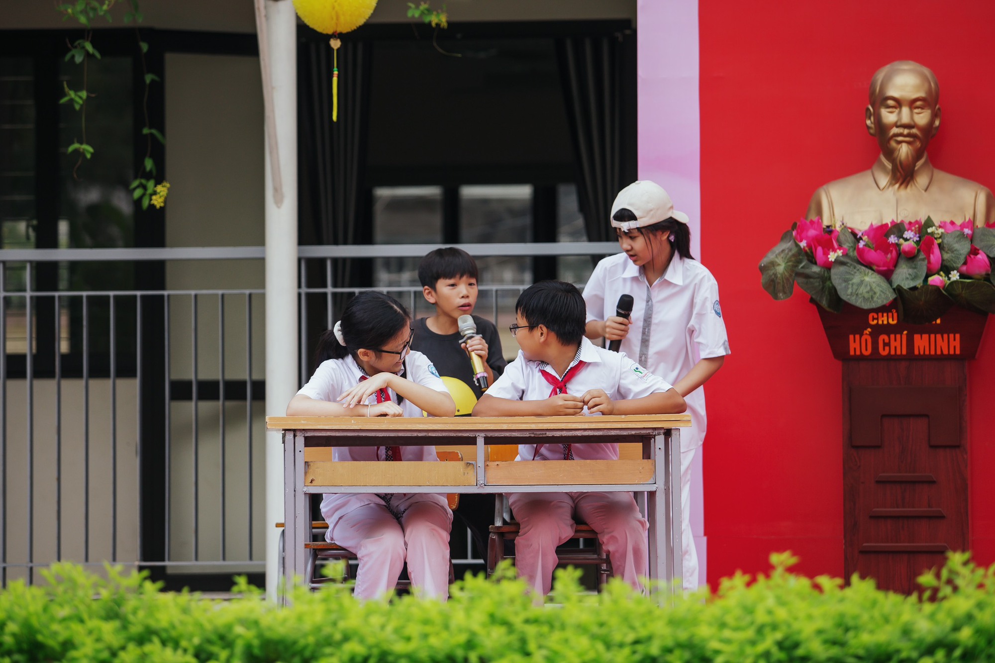 Hà Nội: Công an tuyên truyền về an toàn giao thông cho hơn 4000 học sinh - Ảnh 6.