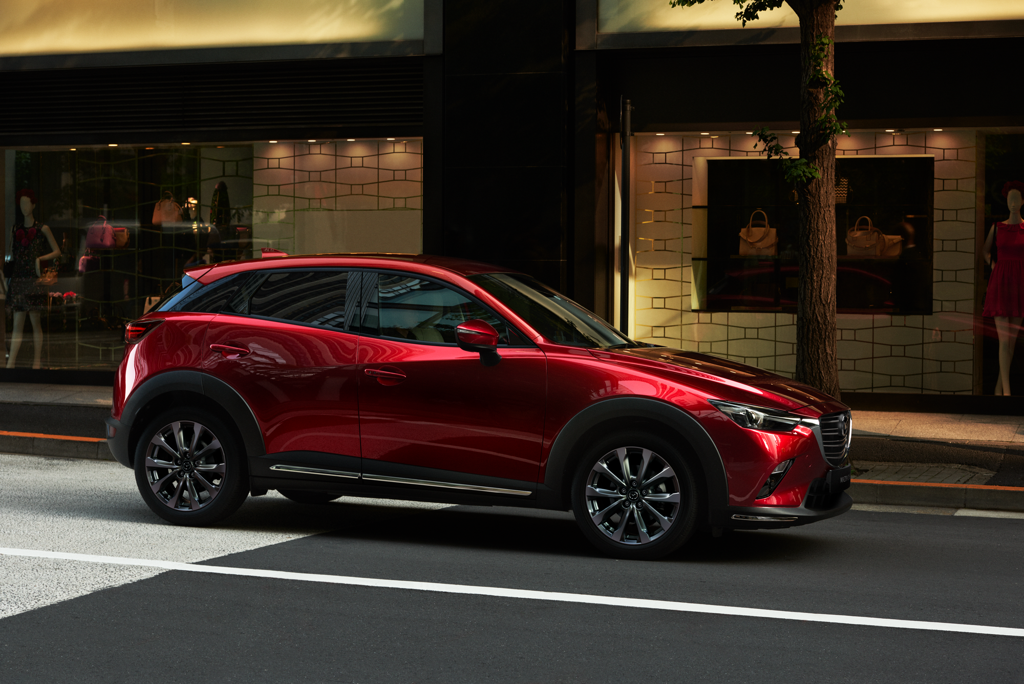 Mazda CX-30 ưu đãi giá mới tương đương 50% LPTB - Ảnh 2.