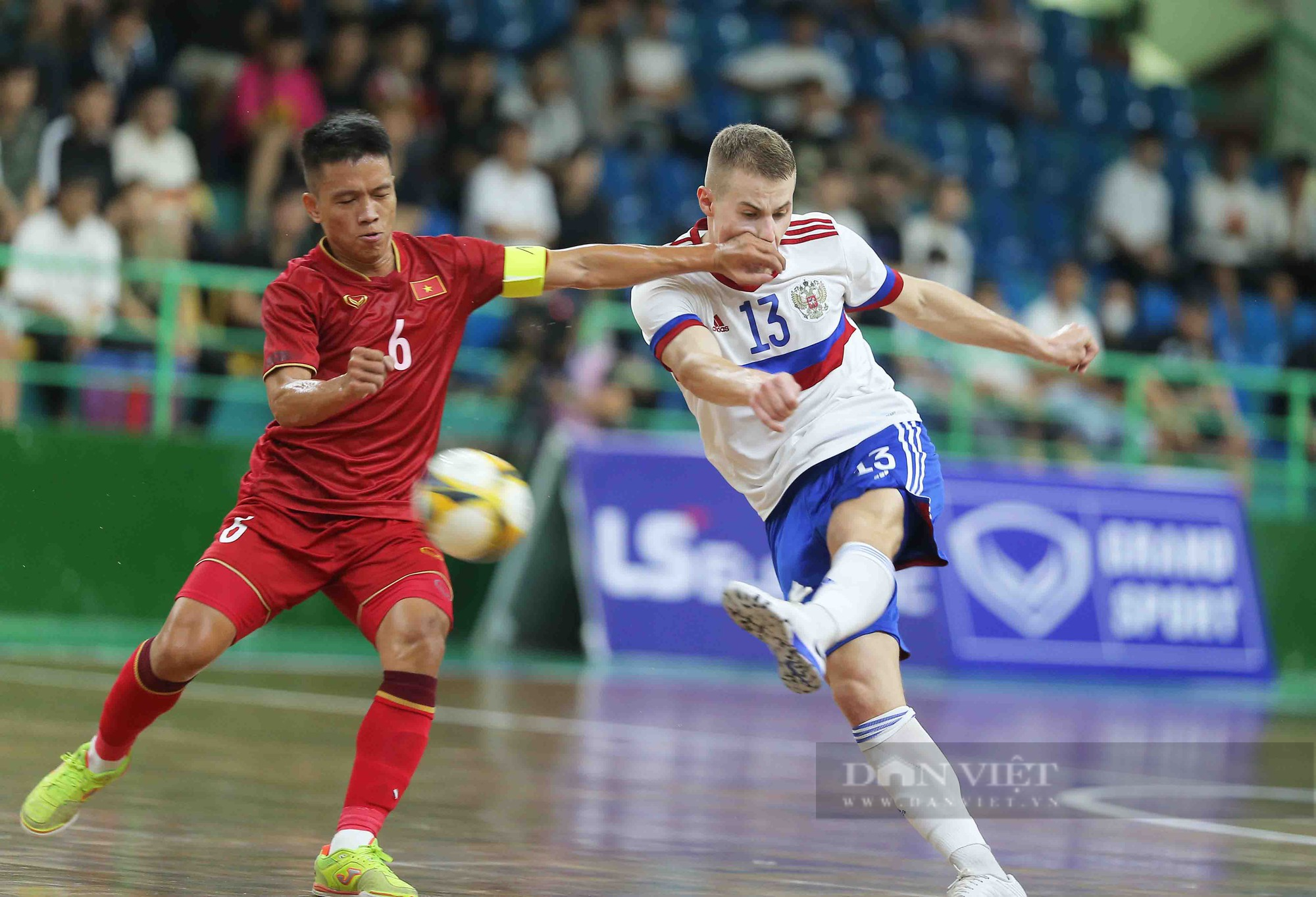 Tân đội trưởng ghi bàn phút cuối, futsal Việt Nam kịch tính cầm hoà đội hạng 4 thế giới - Ảnh 4.
