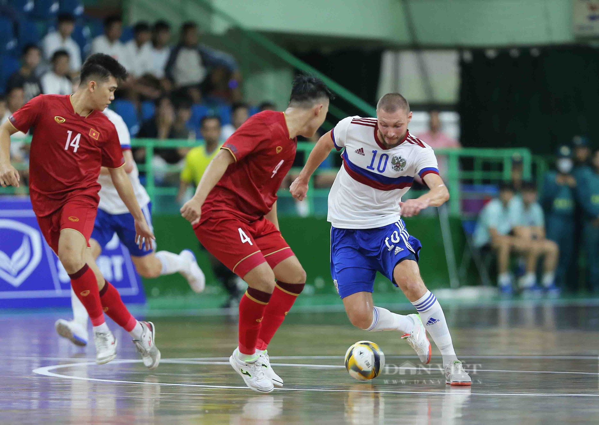 Tân đội trưởng ghi bàn phút cuối, futsal Việt Nam kịch tính cầm hoà đội hạng 4 thế giới - Ảnh 6.