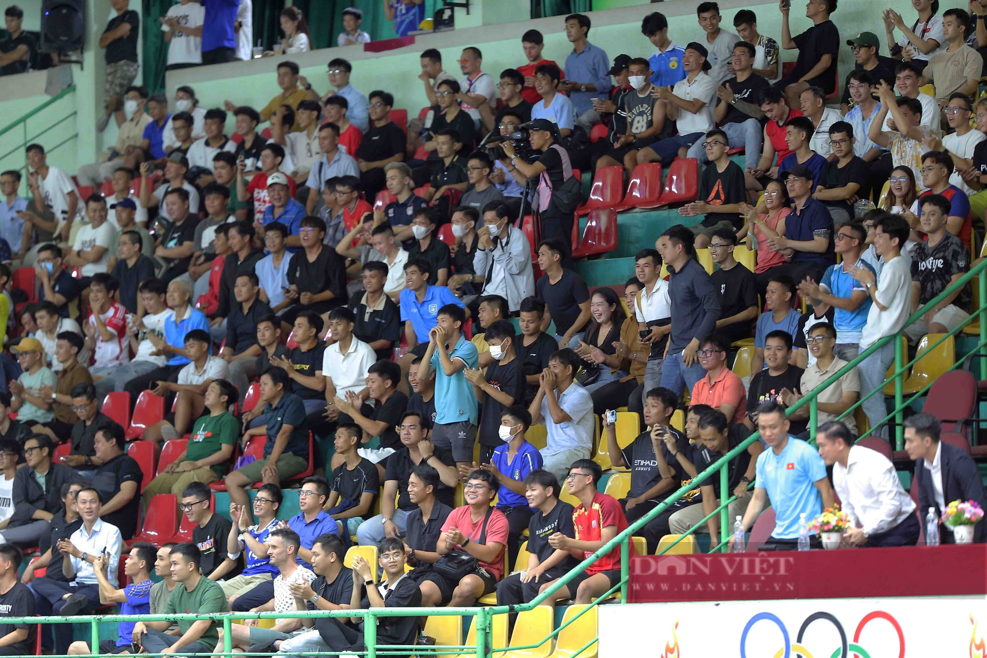 Tân đội trưởng ghi bàn phút cuối, futsal Việt Nam kịch tính cầm hoà đội hạng 4 thế giới - Ảnh 11.