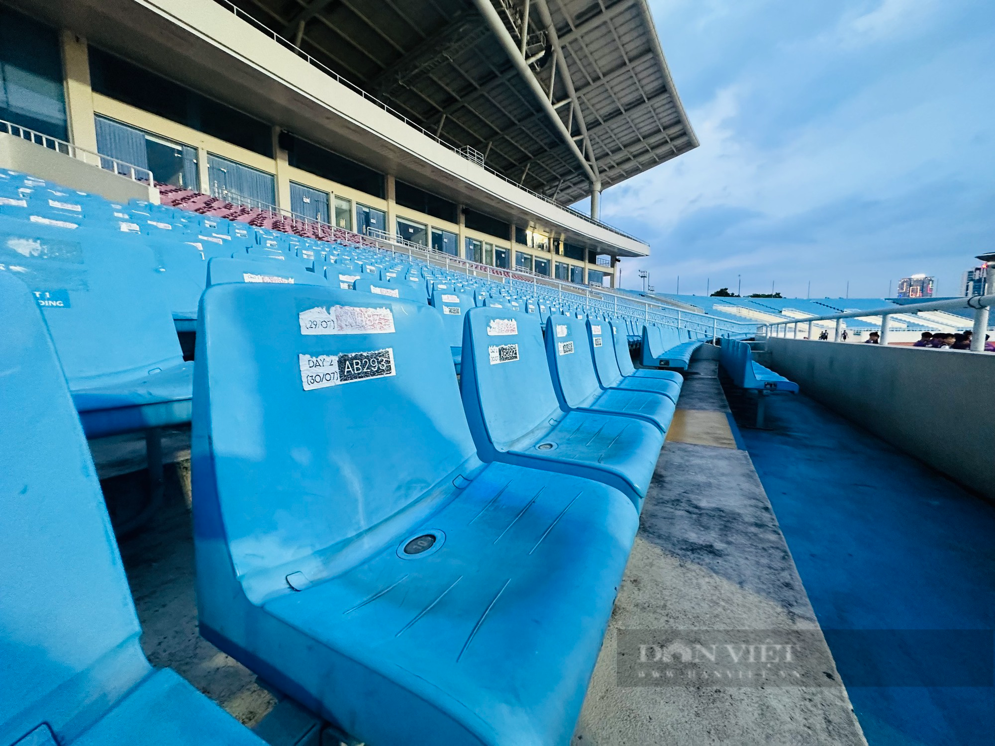 Cận cảnh cabin trên sân Mỹ Đình trước ngày đá AFC Champions League - Ảnh 7.
