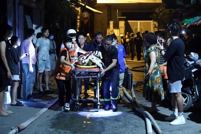BHXH chi trả tiền tử tuất cho nạn nhân vụ cháy chung cư mini tại Hà Nội - Ảnh 1.