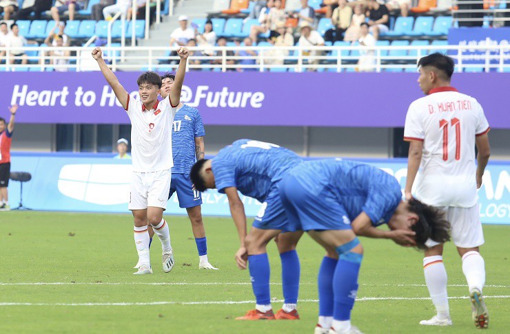 Highlight: Quốc Việt lập siêu phẩm, Olympic Việt Nam đại thắng Olympic Mông Cổ - Ảnh 1.